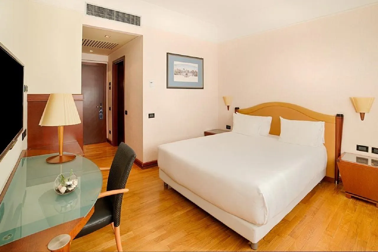 Hotel NH Milano Machiavelli 4*,